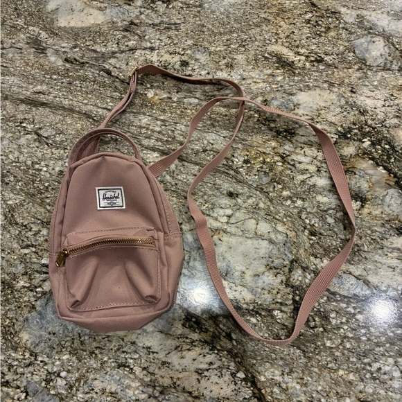 Herschel Nova Gold Zip Crossbody Bag in Ash Rose - Picture 4 of 8